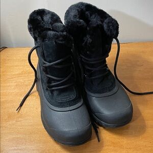 Women's  SOREL Snow Angel lace black boots with fur. Size 8